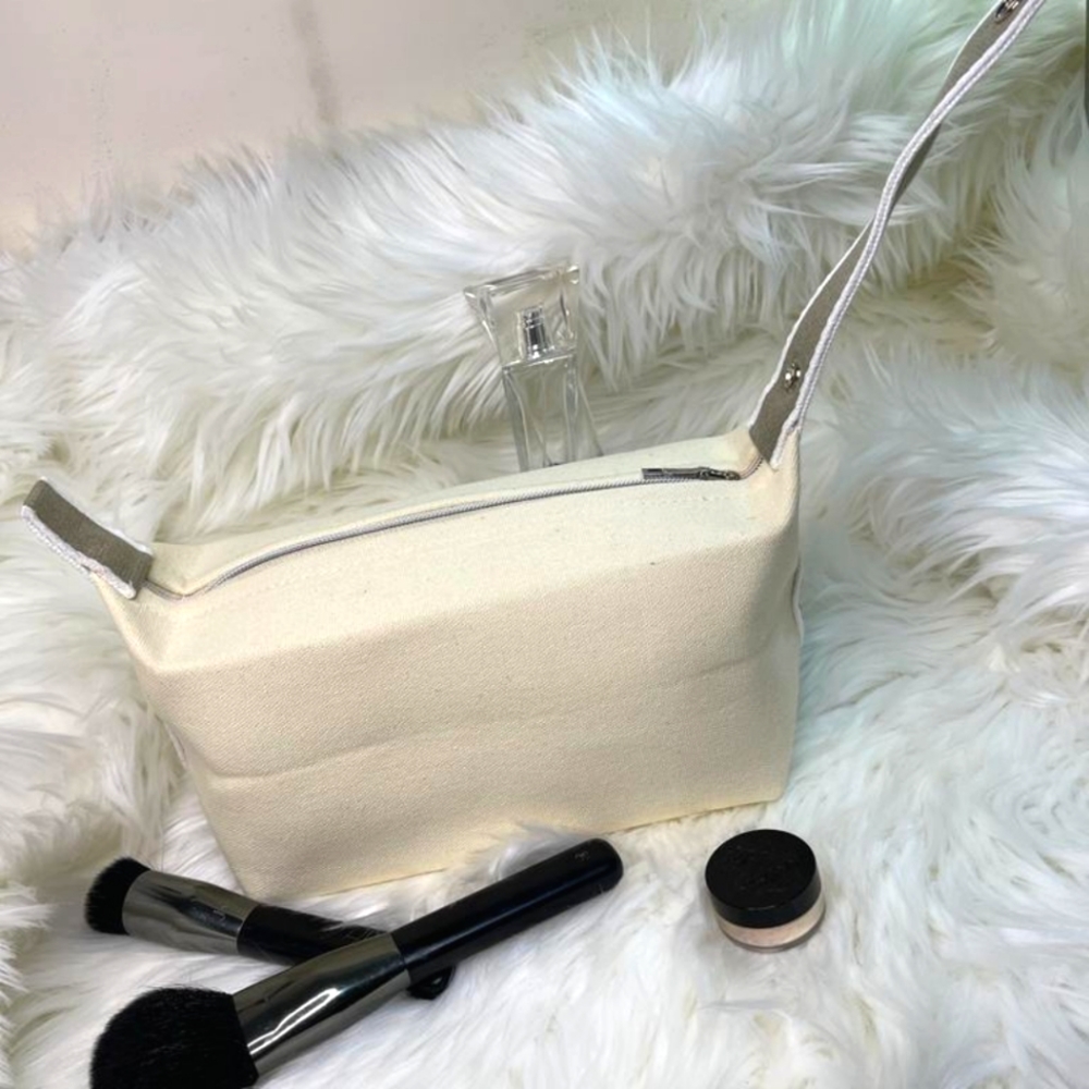 Cosmetic bag storage